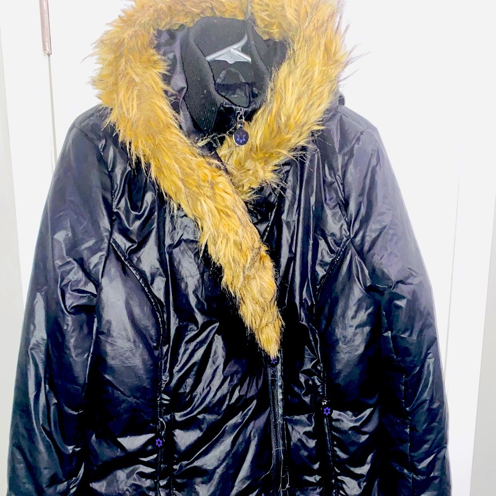 Dex Outerwear woman’s puffer jacket XL with fir.